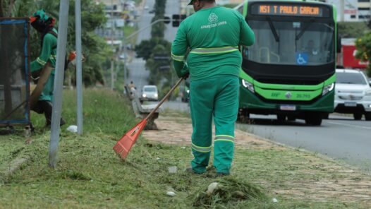 força-tarefa de limpeza em Aparecida de Goiania. Foto: Rodrigo Estrela