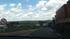 Reuni&atilde;o na ANTT termina sem acordo e caminhoneiros amea&ccedil;am bloquear rodovias