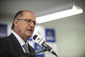 PSDB n&atilde;o est&aacute; dividido sobre pedido de impeachment de Dilma, diz Alckmin