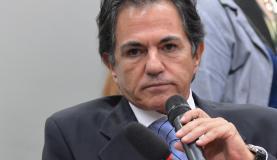 Ap&oacute;s 7 horas, termina depoimento de Mendon&ccedil;a Neto &agrave; CPI da Petrobras