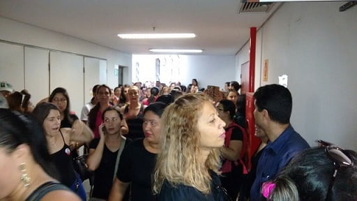 Grevistas da Educa&ccedil;&atilde;o se re&uacute;nem para analisar propostas da Prefeitura nesta quinta-feira, 23