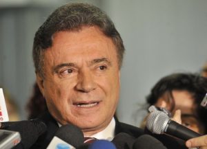 Alvaro Dias afirma que Fachin est&aacute; apto para assumir cadeira no STF