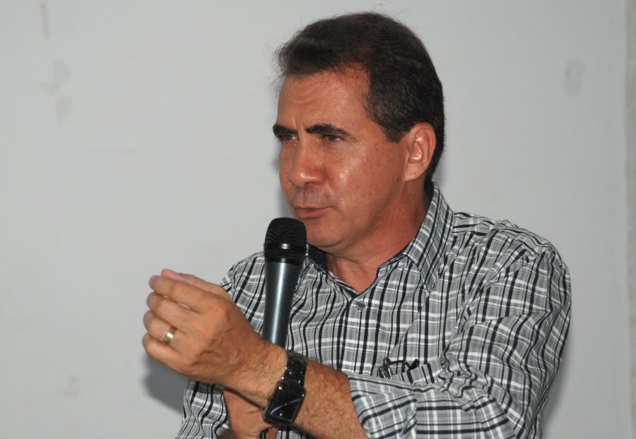 Musse de chocolate no ramequim