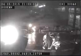 C&acirc;mera de &ocirc;nibus flagra roubo de motocicleta