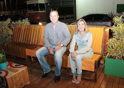 Paulo Garcia visita primeiro Parklet de Goi&acirc;nia