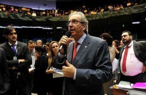 Vota&ccedil;&atilde;o de terceiriza&ccedil;&atilde;o na C&acirc;mara &eacute; 'juridicamente inatac&aacute;vel', diz Cunha