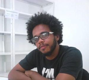 Edergênio Vieira é professor da Rede Municipal de Ensino de Anápolis e poeta - Twitter @edergenio (Foto: Arquivo Pessoal)