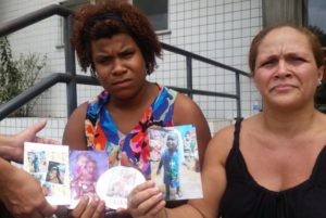 mae de menino baleado 12 12 2015