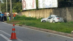 foto acidente marginal