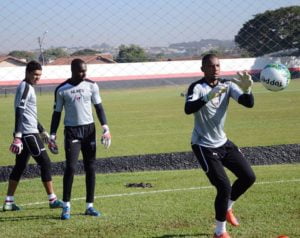 foto tres goleiros atletico