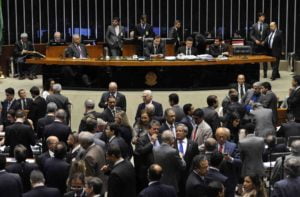 votacao pec educacao