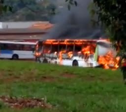onibus incendiado no vale dos sonhos