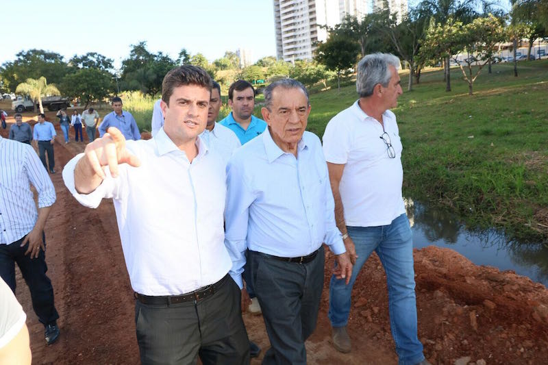 iris rezende visita corrego cascavel foto secom goiania