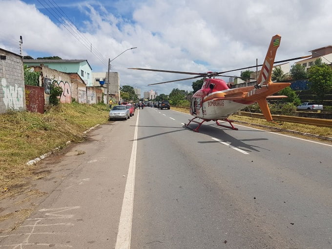 helicoptero dos bombeiros pousou na marginal