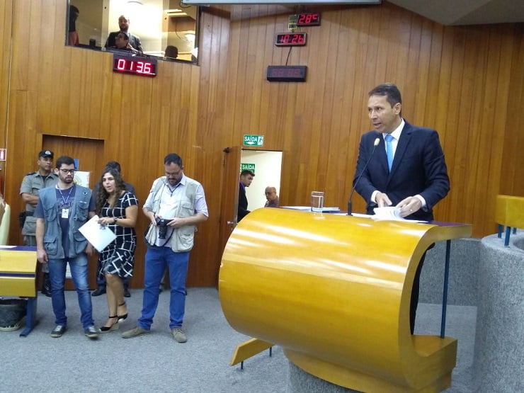 Andrey usou tribuna na Câmara (Foto: Samuel Straioto) andrey azeredo