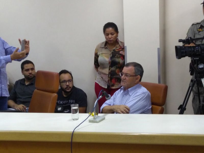 Carlos Roberto empresa de pneus foto samuel straioto.jpg