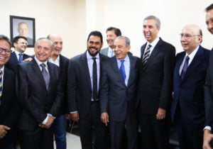 José Eliton - Henrique Meirelles - Titulo de Cidadão Goianiense - Foto Jota Eurípedes 01.jpg