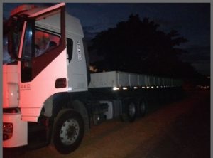 caminhao roubado go130 pmgo.jpg