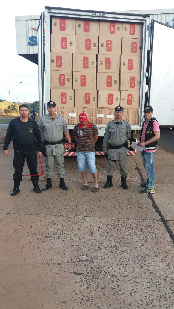 carga de cigarros itumbiara pmgo.jpg