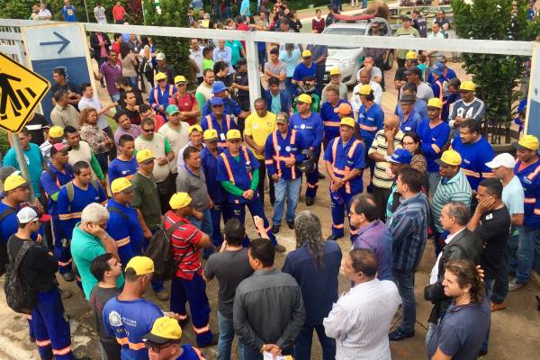 Protesto servidores foto nova central sindical.jpg