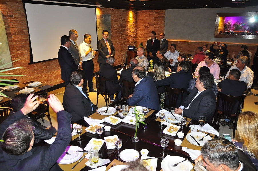 Cerca de 130 pessoas participaram do almoço em Brasília. (Foto: Cláudio Basílio) almoco de thiago peixoto em bsb foto assessoria 2.jpg