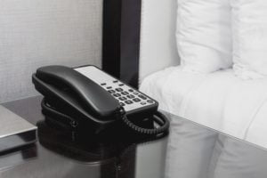 hotel-room-phone_foto shopify partners.jpg