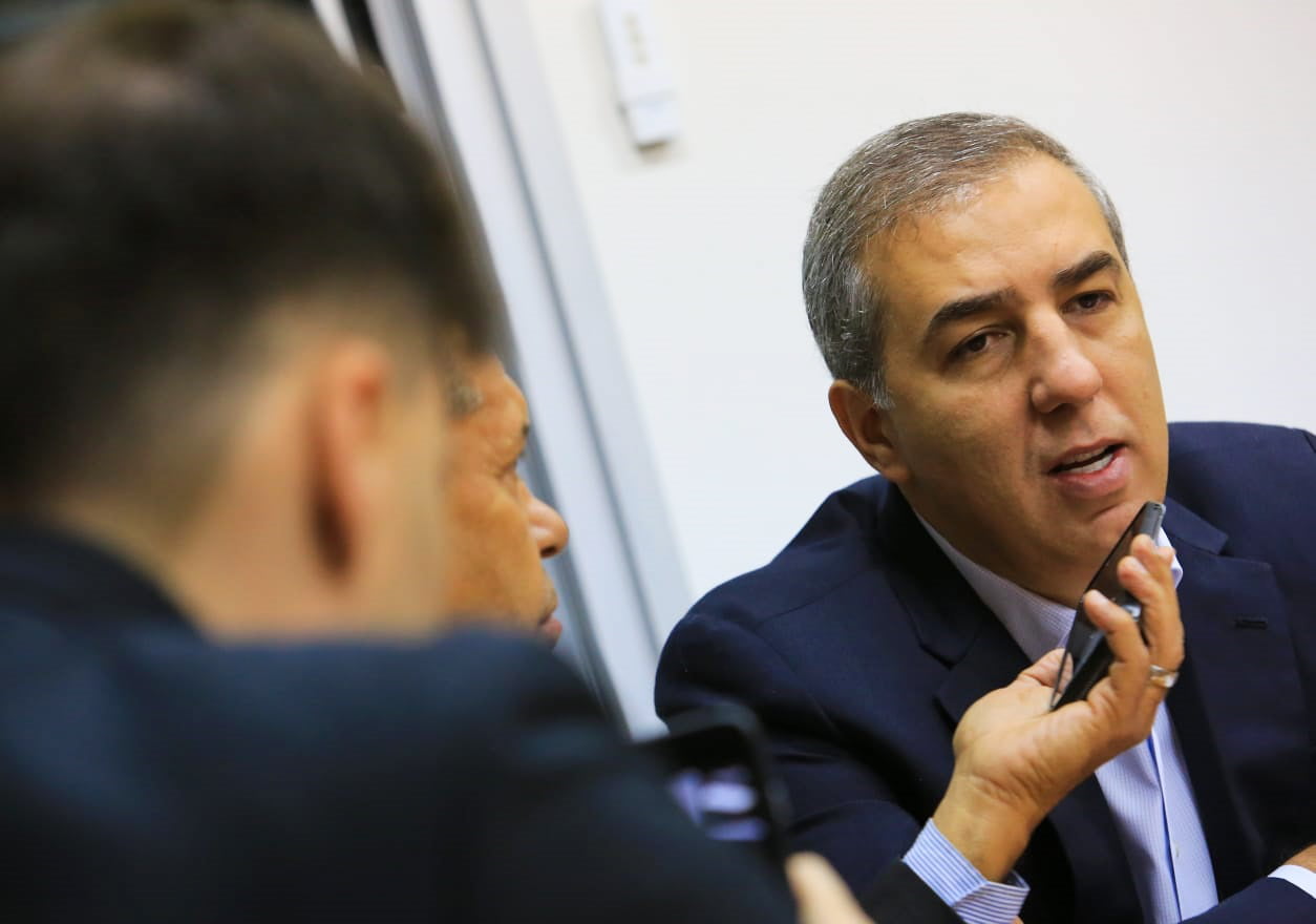 José Eliton - Entrevista para rádios de Anápolis - Foto Wildes Barbosa 02.jpg