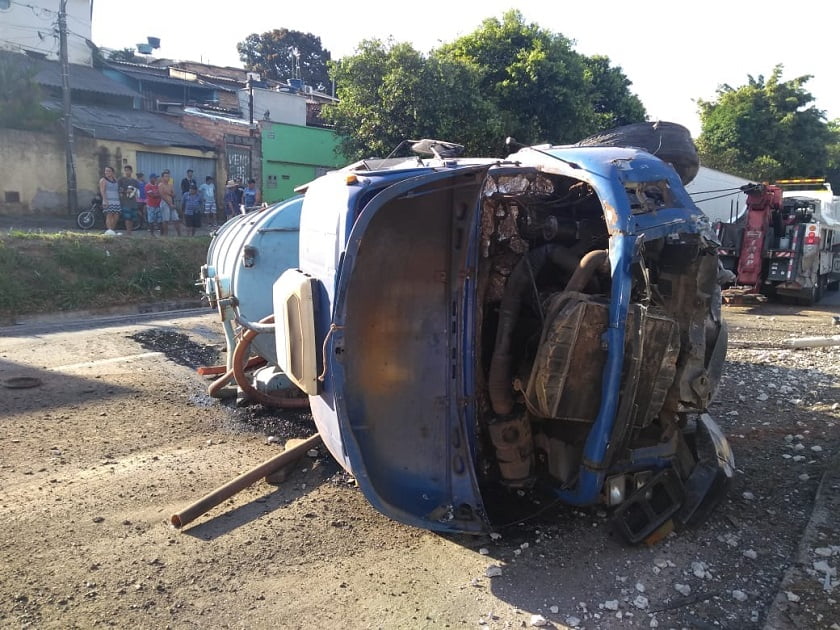 caminhao limpa fossa 2.jpg