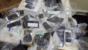 Operação Arapuca - celulares e dinheiro apreendido.jpeg