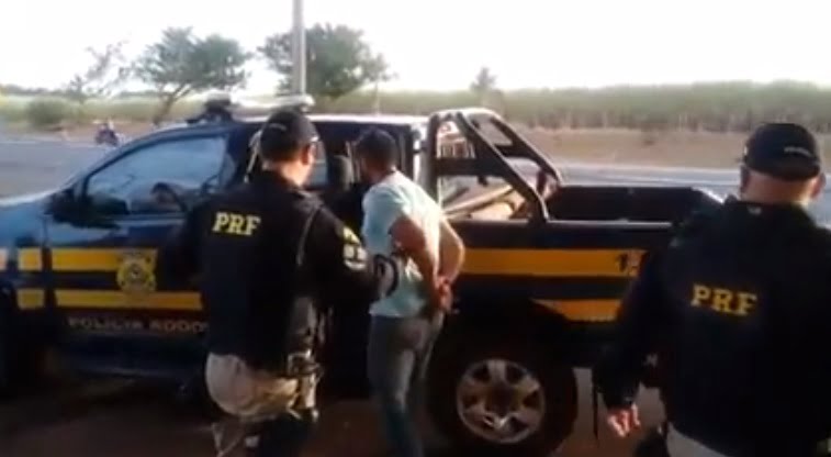 Suspeito já tinha passagem pela polícia. (Foto: Divulgação/PRF-GO) prf-suspeit-roubar-caminhao-carga-de-acucar-foto-prf.jpg