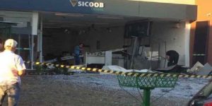 agencia explodida sicoob piracanjuba.jpg