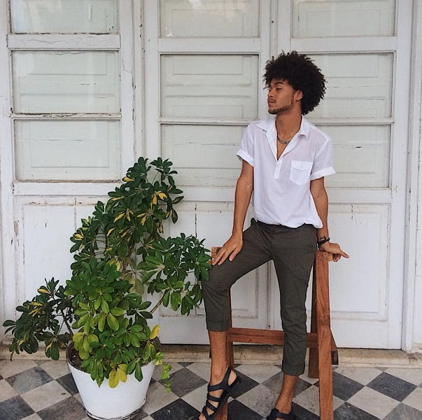 Dalton Santana, de 23 anos, sempre se interessou pela estética das plantas. (Foto: Divulgação/Educa Mais) Dalton-Santana-23-anos-foto-educa-mais.jpg