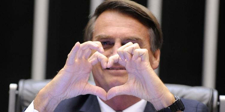 bolsonaro coracao gabriela korossy camara dos deputados.jpg