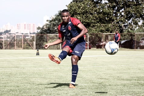 alan mineiro vila nova