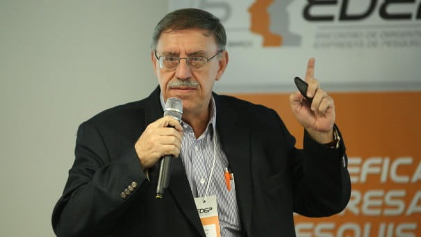 Mário Rodrigues filho, diretor do Grupom, explica pesquisa que avalia o humor do eleitor (foto divulgação)