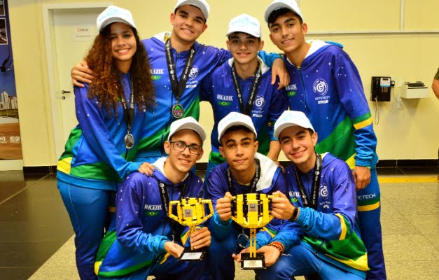 chiclete para astronautas e reconhecido na agencia espacial brasileira