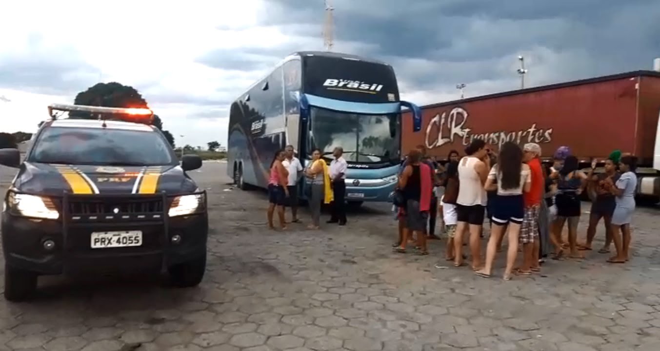 onibus quebrado br 153