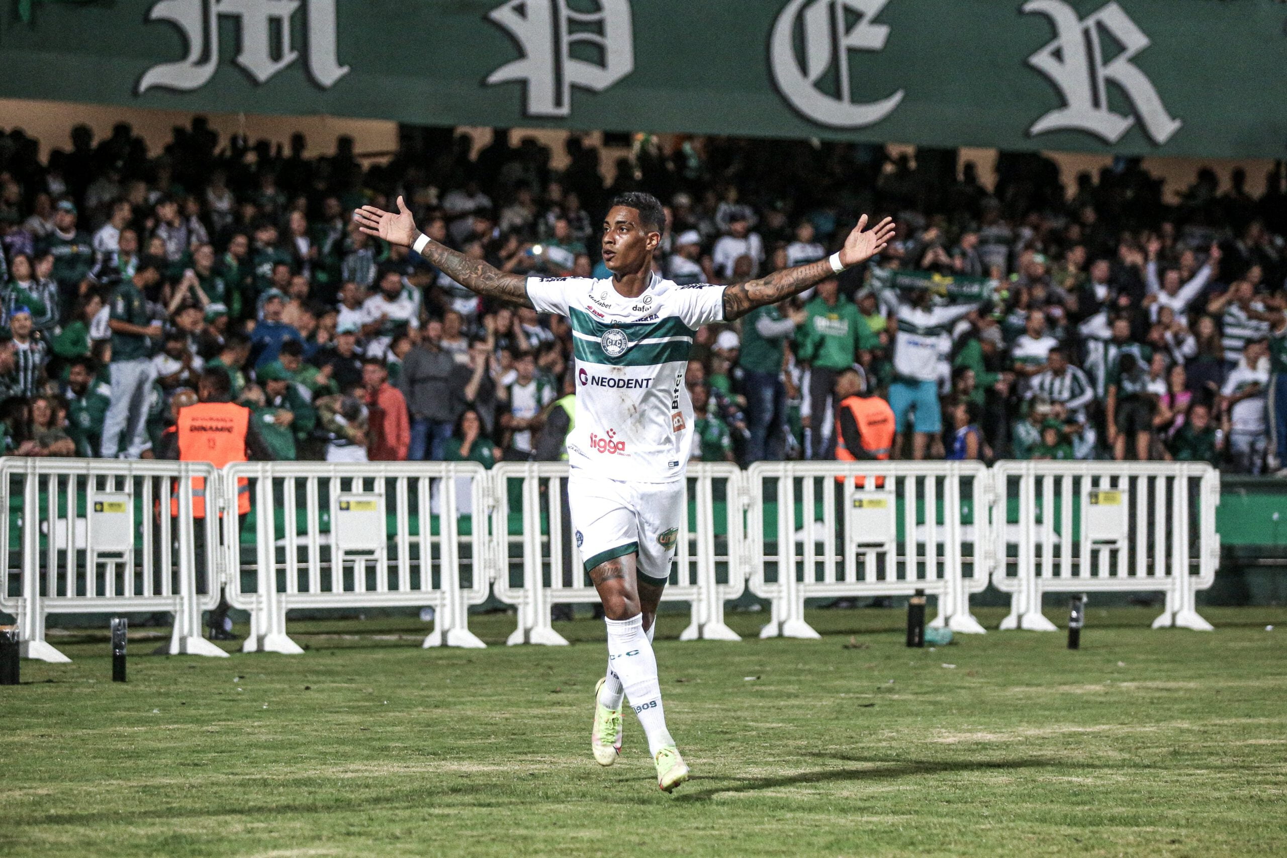 Santos perde para o Coritiba no primeiro duelo da terceira fase da Copa ...