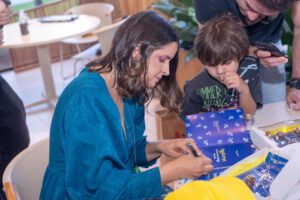 Sussy Côrtes lança conto infantil com enredo focado no acende e apaga dos vagalumes (Foto Fernando Dias).