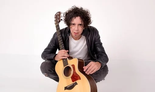 Sandamí: Ex-Vocalista do Sambô traz novidades para show no Cerrado Cervejaria (Foto divulgação).