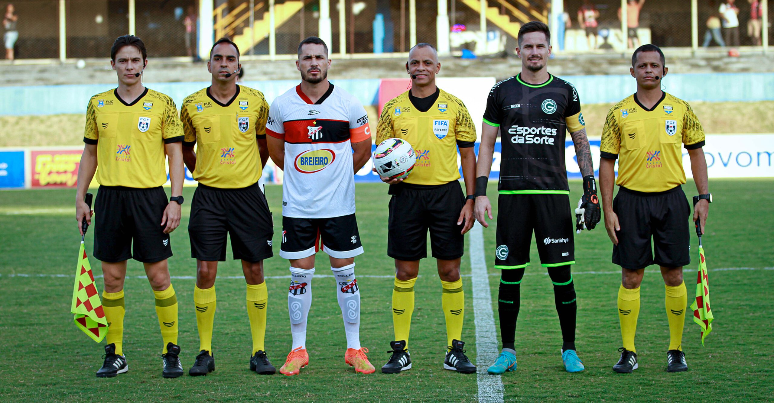 Anápolis e Goiás se enfrentam pelo Campeonato Goiano 2023 no Estádio Jonas Duarte.