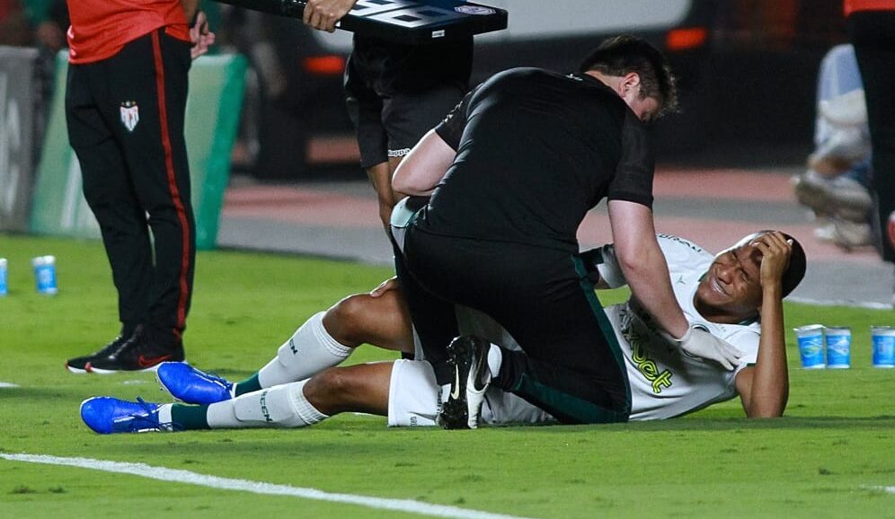 Zagueiro Da Silva sofreu contusão no Goiás