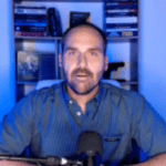 Eduardo Bolsonaro durante live no YouTube (Foto reprodução UOL Notícias)