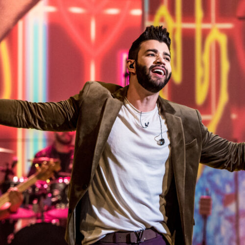 A_polícia_está_em_busca_do_homem_que_desembolsou_R$4_milhões_na_festa_com_Gusttavo_Lima._(2)