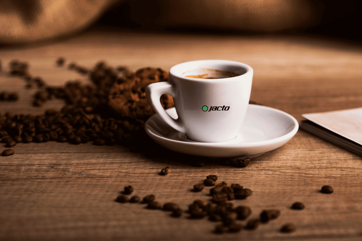 Capa de livro com o título Entre a luz e as trevas: por que o conflito entre Israel e Hamas importa para você e para todo o mundo e peças formando estrelas e candelabros judaícos