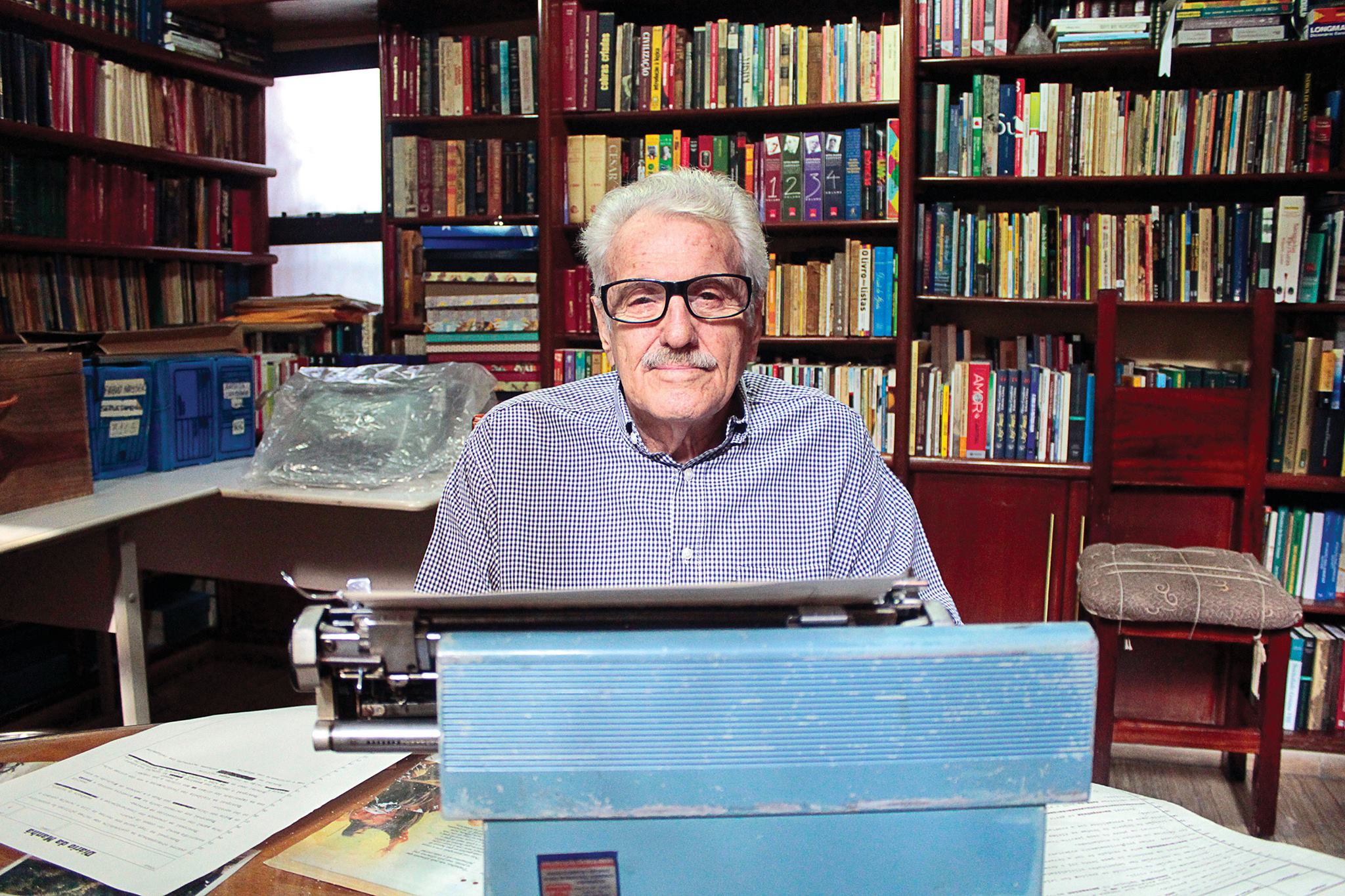 Batista Custódio n é o mito do jornalista inabalável, que não se verga, que combate o combate dos ideais libertários e princípios altaneiros.