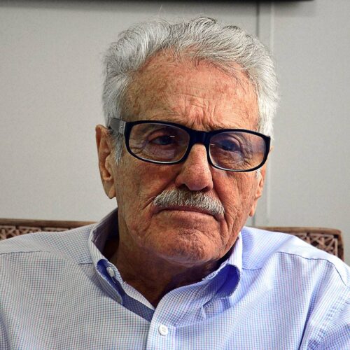 Batista Custódio n é o mito do jornalista inabalável, que não se verga, que combate o combate dos ideais libertários e princípios altaneiros.