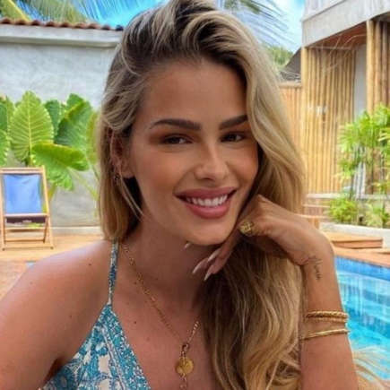 Ilustração do signo de Capricórnio dentro de um círculo rosa