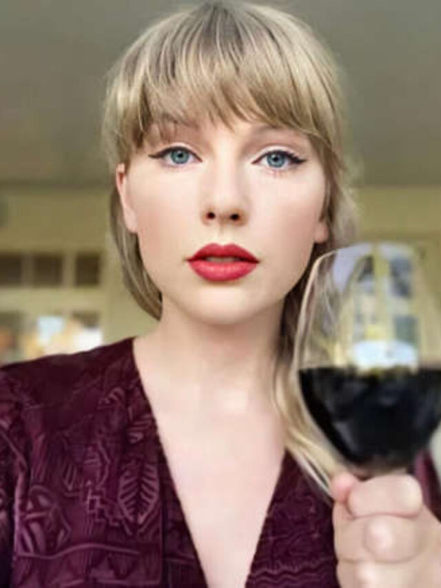 Carteira com uma folha de louro guardada