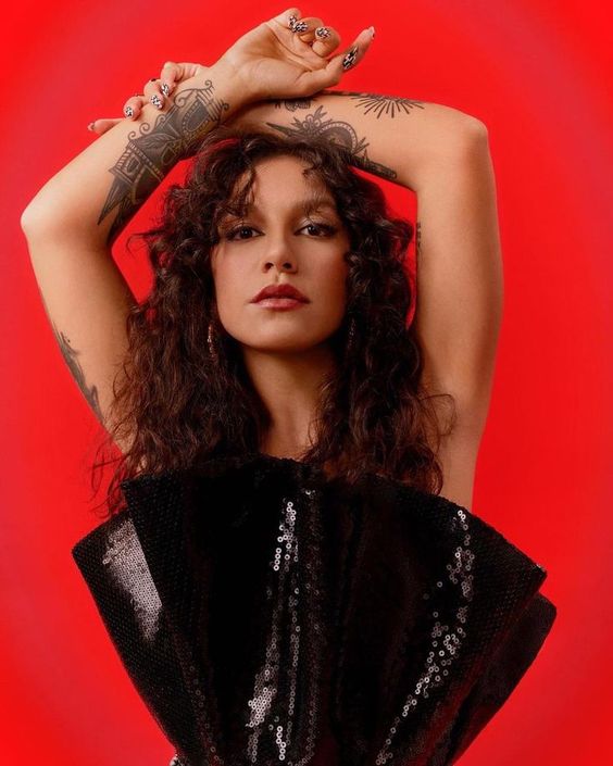 ilustração de círculo com os 12 signos e símbolo de câncer no centro